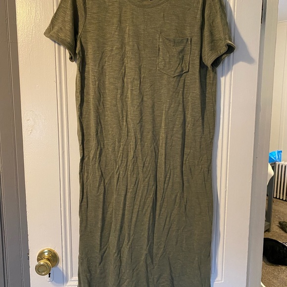 green comfy dress - Picture 3 of 3